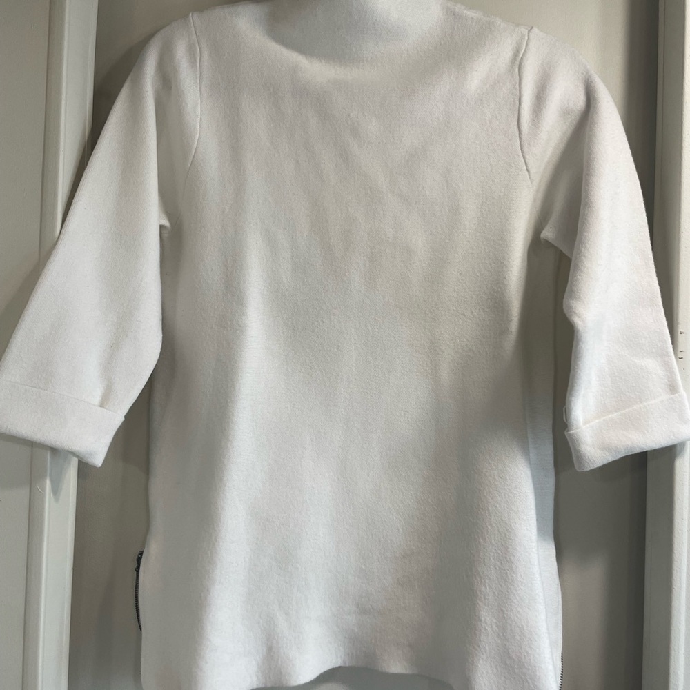 Tahari women’s White 3/4 Sleeve Crew Top